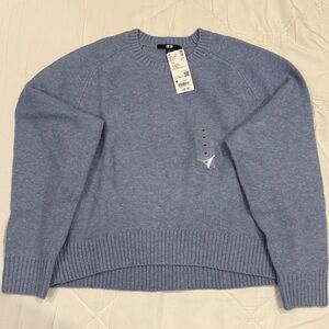 Uniqlo Women's Light Blue Crew Neck Sweater